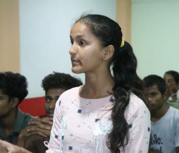 मेयरलाई विद्यार्थीको प्रश्न– हामी कहिलेसम्म अर्को पालिकाको विद्यालयमा पढ्न जाने ?