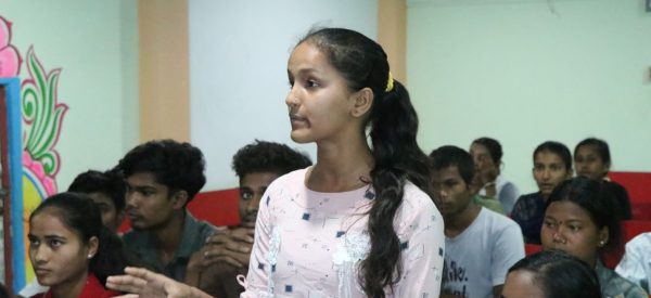 मेयरलाई विद्यार्थीको प्रश्न– हामी कहिलेसम्म अर्को पालिकाको विद्यालयमा पढ्न जाने ?