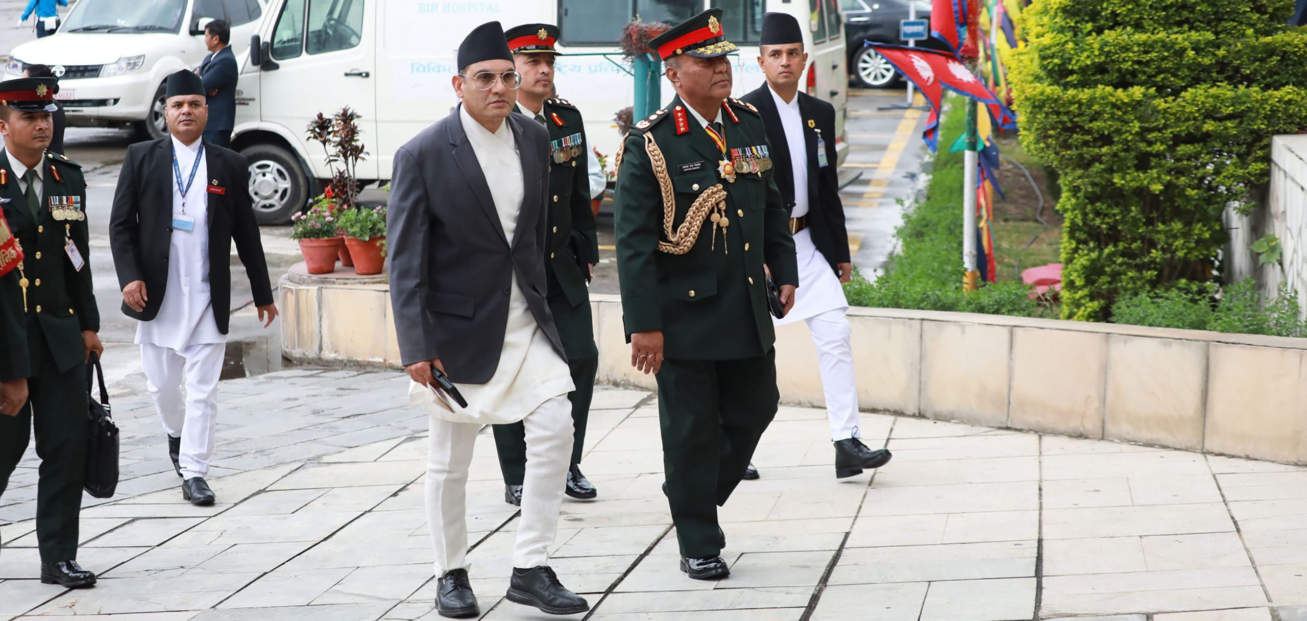 सङ्घीय संसद् अवलोकनमा प्रधानसेनापति सिग्देल