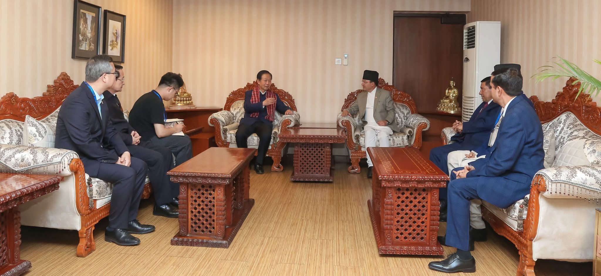 सगरमाथा संवादमा भाग लिन काठमाडौं आइपुगे चिनियाँ नेता सियाओ (तस्वीरहरू)