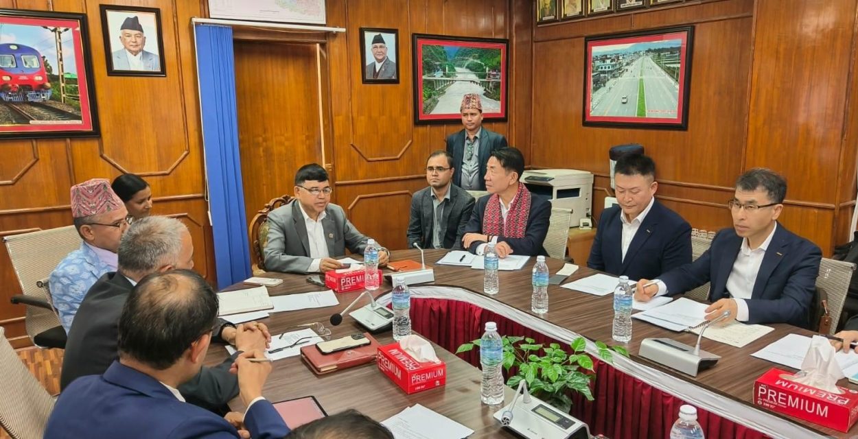 नेपालमा रेल सेवाको विकास र विस्तारमा लगानी गर्न मन्त्री दाहालको आग्रह