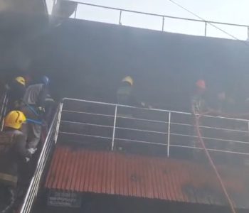 सतुङ्गलस्थित कपडा गोदाममा आगलागी, क्षतिको विवरण आउन बाँकी