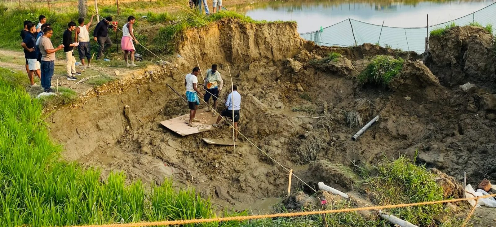 अझै भटिएन ६ दिनअघि भासिएको गाडी, स्थलगत अनुसन्धान गर्दै भूगर्भविद्