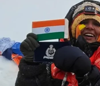 सगरमाथा आरोहण गरेर इतिहास रच्ने पहिलो सीआईएफसी कर्मचारी बनिन् गीता