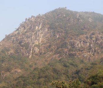 पर्यटकको पर्खाइमा ऐतिहासिकस्थल ‘गोल्मे राजा, गोल्मे रानी’