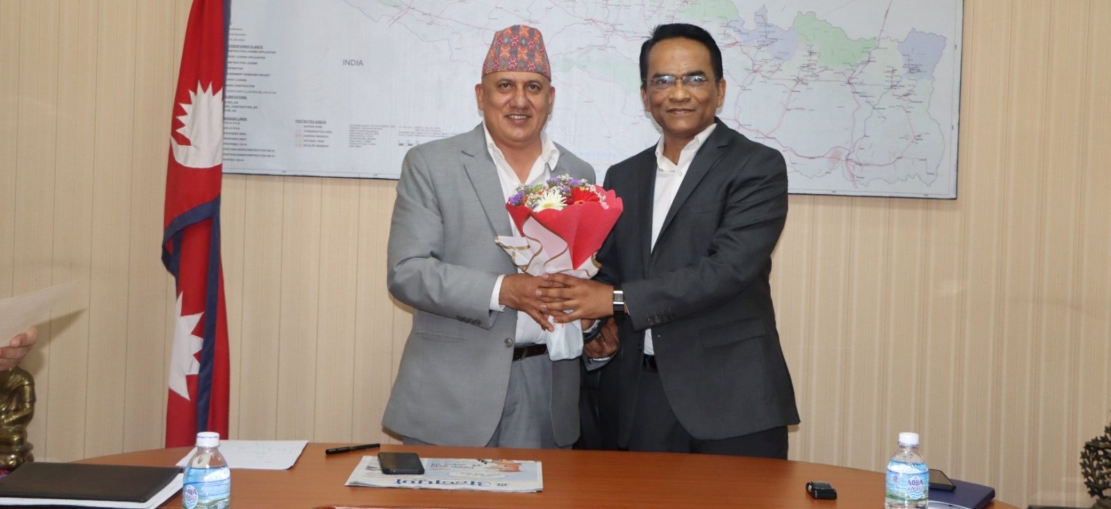 योजना आयोगका उपाध्यक्ष र राष्ट्र बैङ्कका गभर्नरबीच भेट, मौद्रिक नीतिलगायत विषयमा छलफल