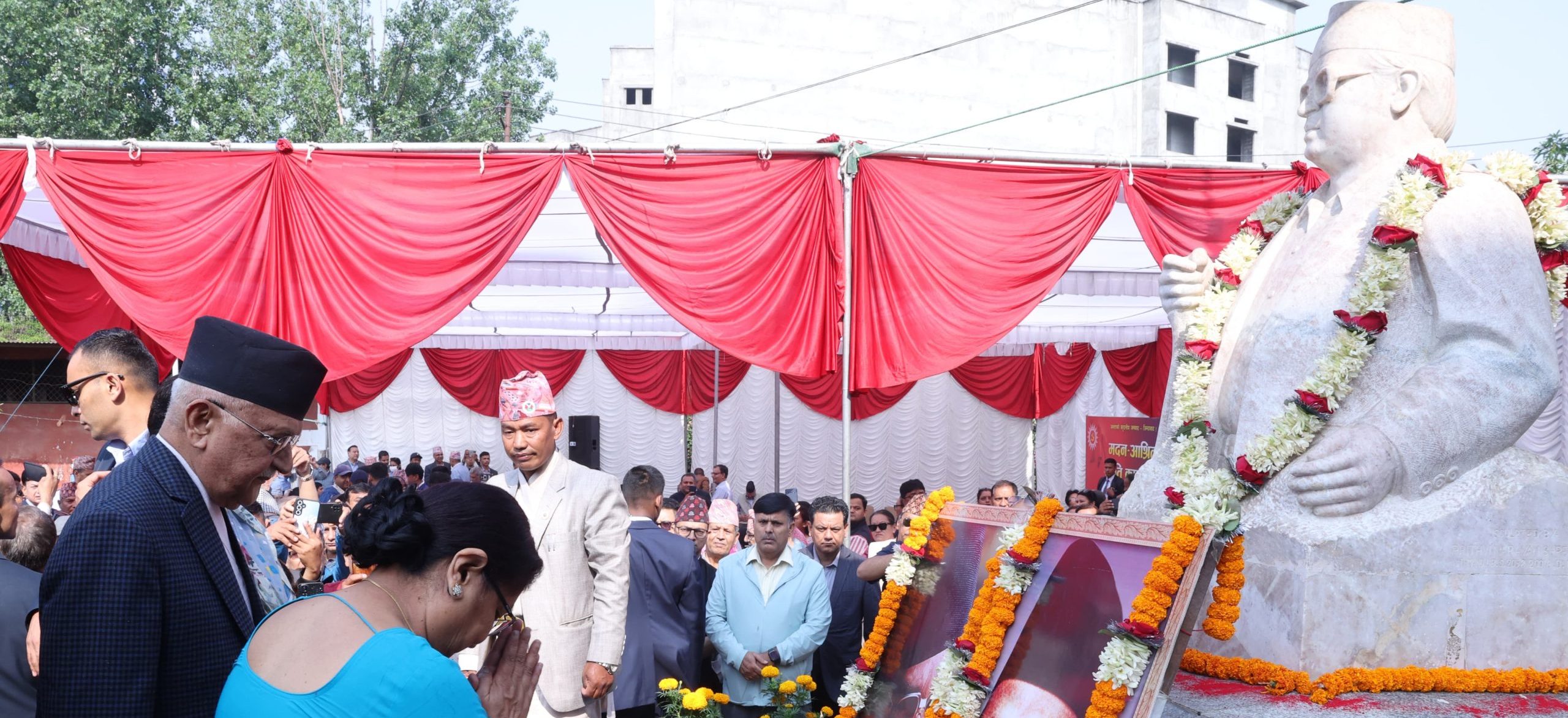 मदनको अगुवाइमा प्रतिपादित जबजले लोकतान्त्रिक परिवर्तनलाई सफल बनायो : ओली