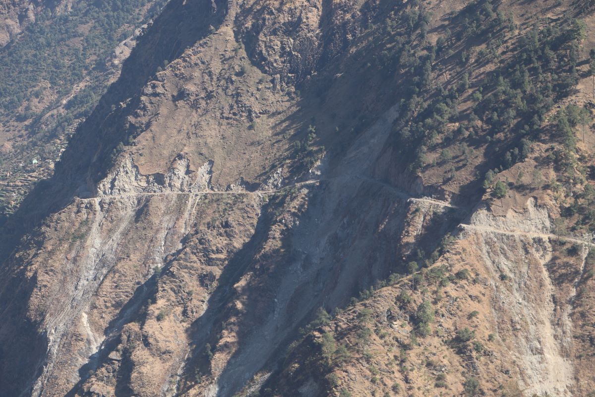 दार्चुला–टिङ्कर सडक निर्माणमा सेनाले थाल्यो दुईतिरबाट काम थाल्यो