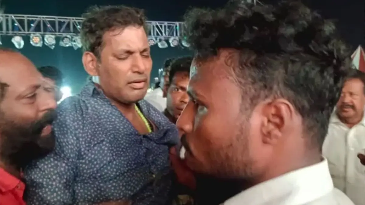 जब तमिल सुपरस्टार स्टेजमै बेहोस भए…