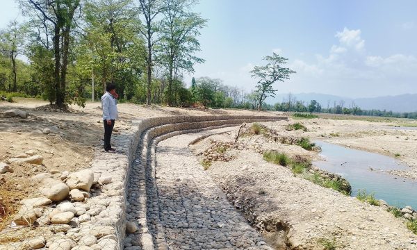 बस्ती जोगाउन झिझरी खोलामा तटबन्ध
