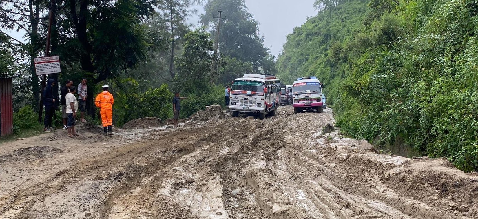 धुलिखेल–खावा सडक स्तरोन्नतिको काम अलपत्र, यात्रु चार वर्षदेखि सास्ती भोग्न बाध्य