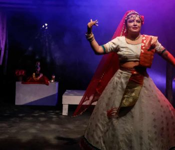 ‘मीरा’मार्फत रेखा थापाको रंगमञ्चमा डेब्यू (तस्वीरहरु)