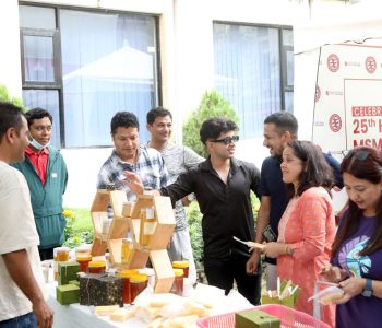 साना उद्यमीको हौसला बढाउँदै ग्लोबल आइएमई बैंक : २५औं हप्ता पुगेको हाटबजारमा उत्सव