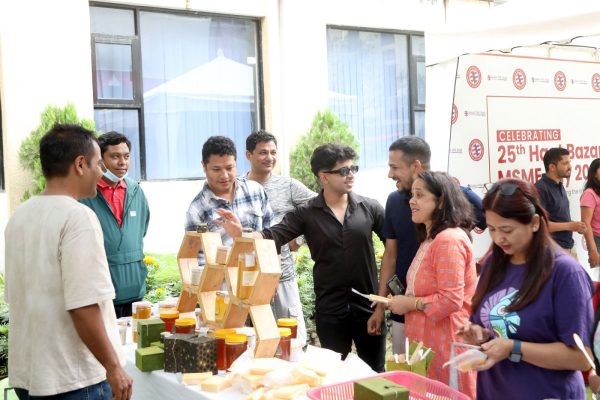साना उद्यमीको हौसला बढाउँदै ग्लोबल आइएमई बैंक : २५औं हप्ता पुगेको हाटबजारमा उत्सव