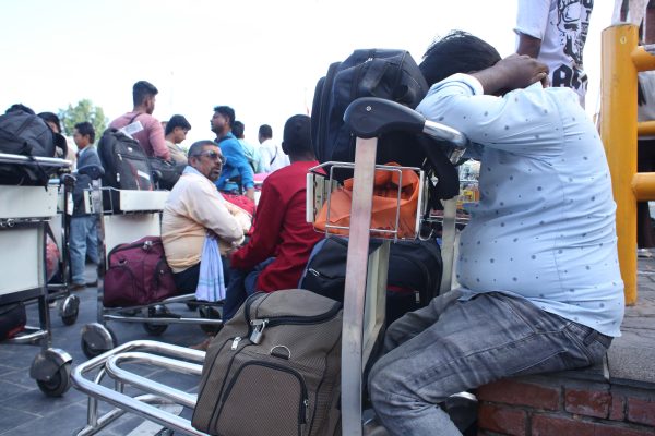 उडान सञ्चालन भएसँगै विमानस्थलमा अलपत्र परेका यात्रु गन्तव्यतर्फ लागे