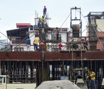 सानो गौचरनमा खेल मैदानका लागि धमाधम काम (तस्वीरहरू)