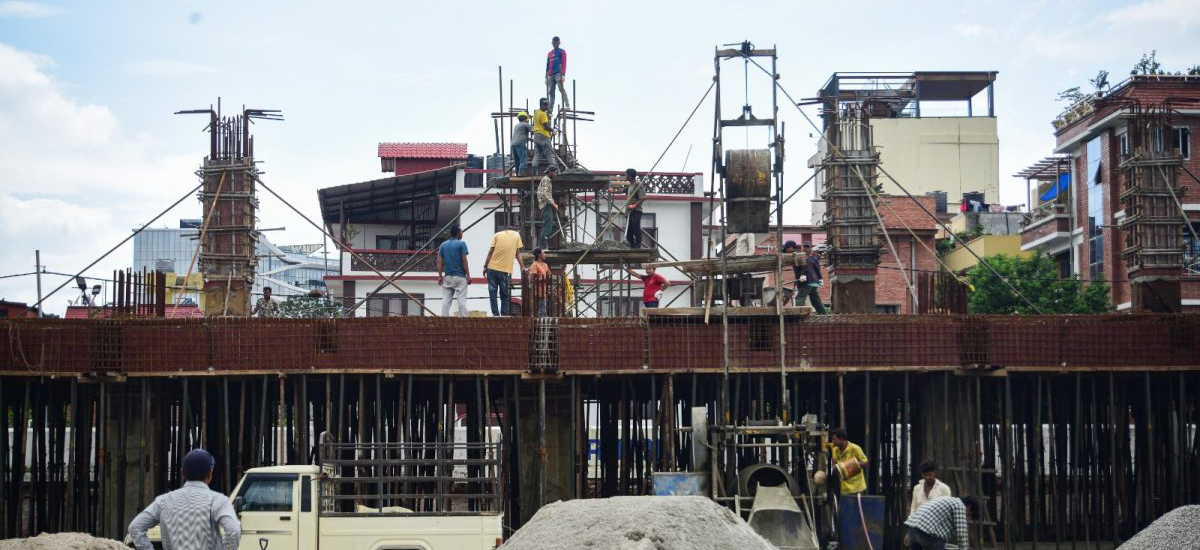 सानो गौचरनमा खेल मैदानका लागि धमाधम काम (तस्वीरहरू)