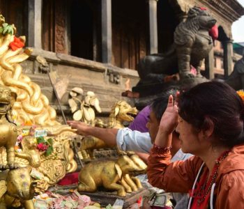 सर्वसाधारणको अवलोकनका लागि राखियो श्रीनिवास मल्लको सिंहासन (तस्वीरहरू)