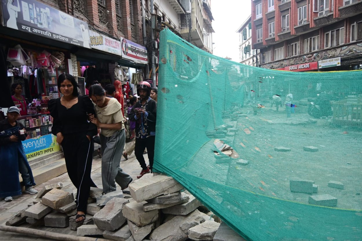 निर्माण कार्यले अव्यवस्थित मखन इन्द्रचोक मार्ग, हेर्नुहोस् ११ तस्वीरहरु
