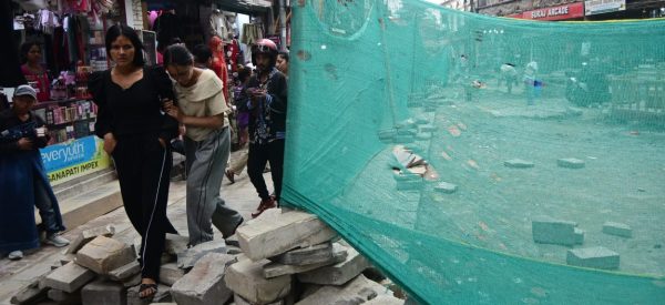 निर्माण कार्यले अव्यवस्थित मखन इन्द्रचोक मार्ग, हेर्नुहोस् ११ तस्वीर