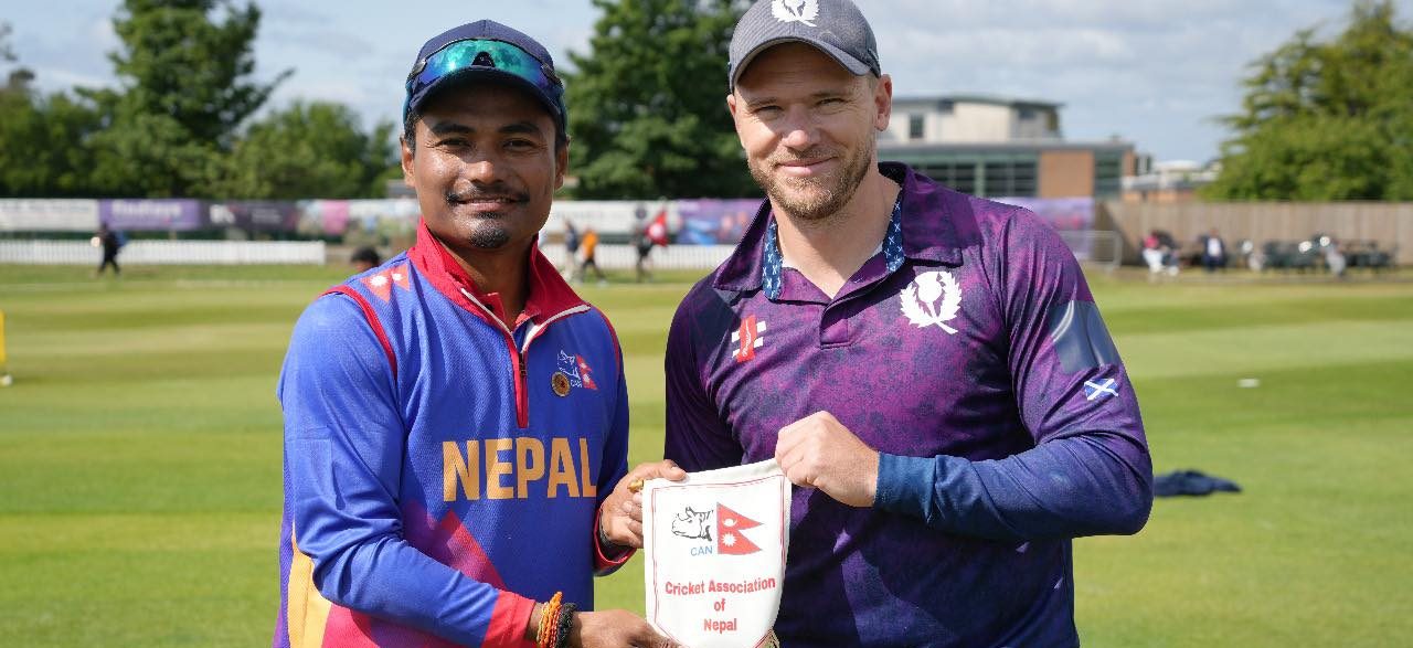 नेपालले स्कटल्याण्डविरुद्ध पहिले बलिङ गर्दै
