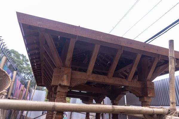 बानेश्वरमा निर्माणाधीन मौलिक यात्रु प्रतीक्षालय (तस्वीरहरू)