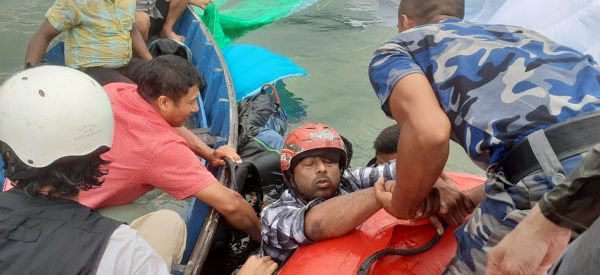 पोखरामा दुई प्याराग्लाइडिङ्ग दुर्घटना, चार जनाको सकुशल उद्धार