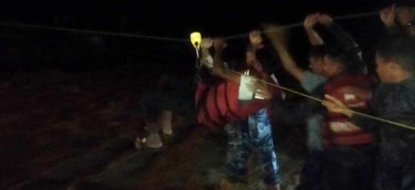 रोशी खोलाको बाढीमा फसेका ५ जनाको सकुशल उद्धार