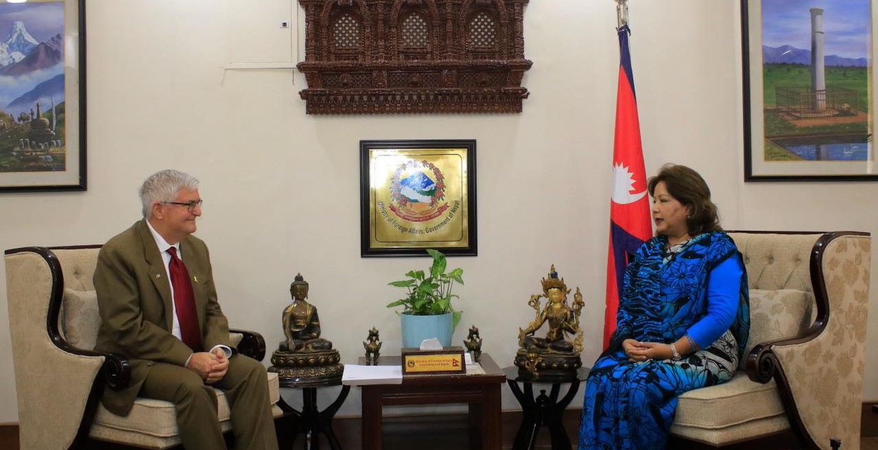 इजरायलमा रहेका नेपालीबारे परराष्ट्रमन्त्रीले लिइन् इजरायली राजदूतसँग जानकारी