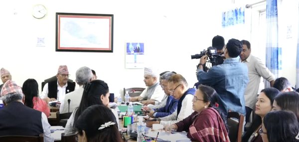 निजी विद्यालयलाई गुठीमा रूपान्तरणबाट सरकार पछाडि हट्ने संकेत पाएपछि सांसदहरूको खबदारी