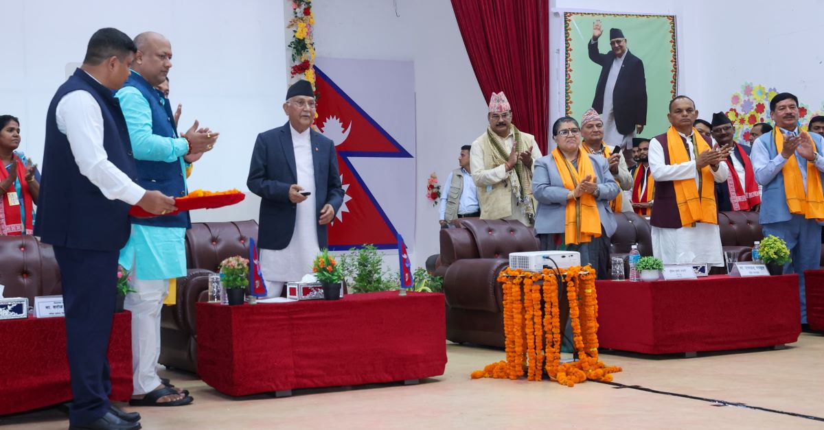 प्रधानमन्त्री ओलीले गरे एकैसाथ  ६४ सडकको शिलान्यास