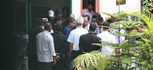 माधव नेपालको थुनछेक बहस भइरहँदा यस्तो छ अदालतको माहोल (तस्वीरहरू)