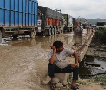 बुटवल–नारायणगढ सडक : विनयी खोलामा डाइभर्सन निर्माण नगरिने, मालवाहक सवारी सञ्चालनमा रोक