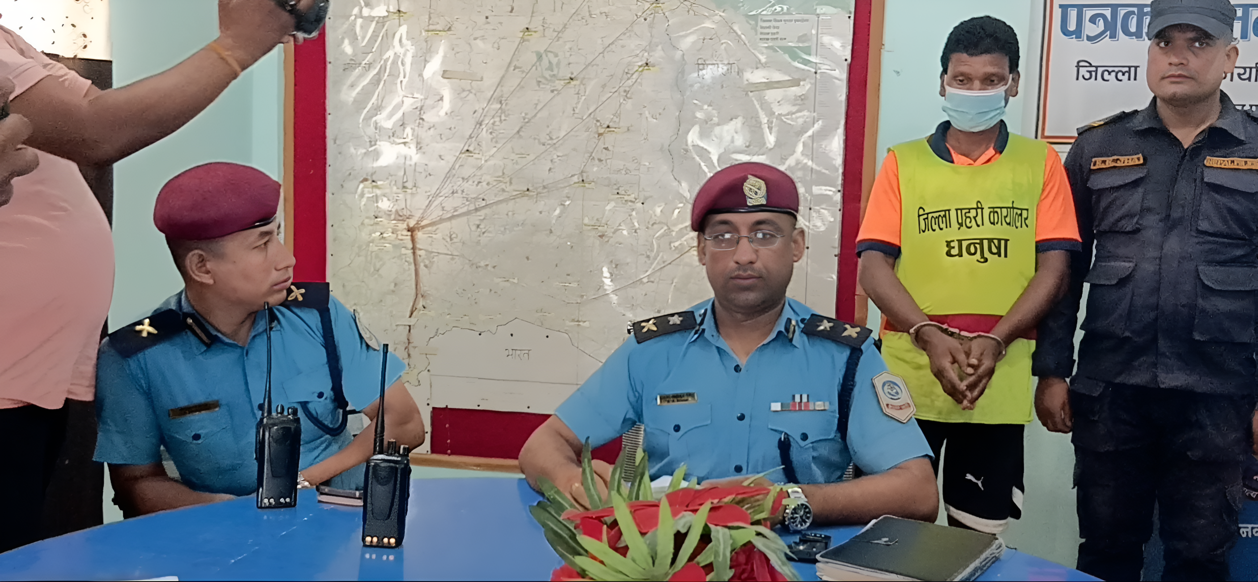 शहीद दुर्गानन्द झाको शालिकमा चप्पल प्रहार गर्ने व्यक्ति पक्राउ