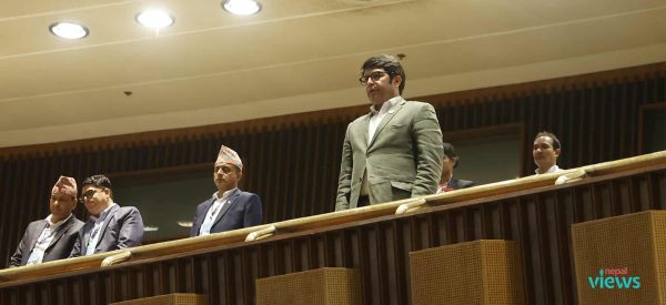 बैठक कक्षमा नगई दर्शकदीर्घामा कांग्रेस सांसद बजगाईं
