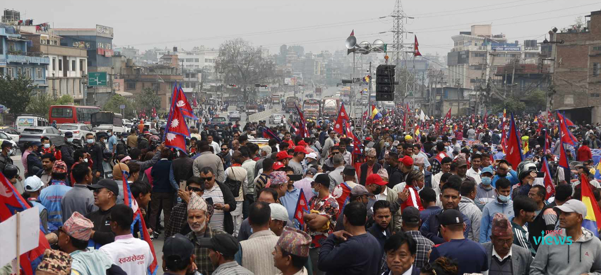 राजावादी आन्दोलनका समर्थक युवाहरूलाई केले आकर्षण गरिरहेको छ ?