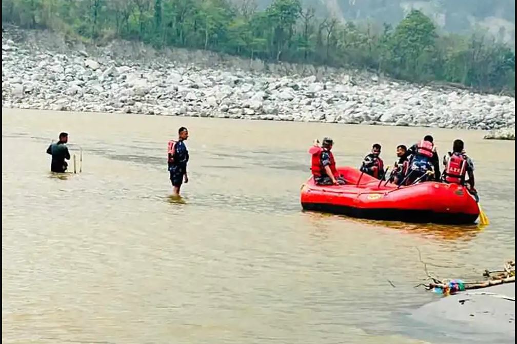 बेपत्ता सुरक्षाकर्मीको खोजीमा एसएसपीको टोली परिचालन, एकको शव भेटियो