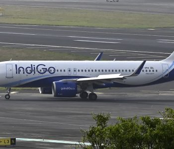 उड्न लागेको इन्डिगो विमानभित्र पेट्रोलको गन्ध आएपछि अचानक रोकियो उडान