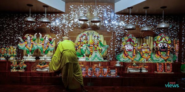 बुढानीलकण्ठ इस्कोन मन्दिरमा दर्शन आरती (तस्वीरहरु)