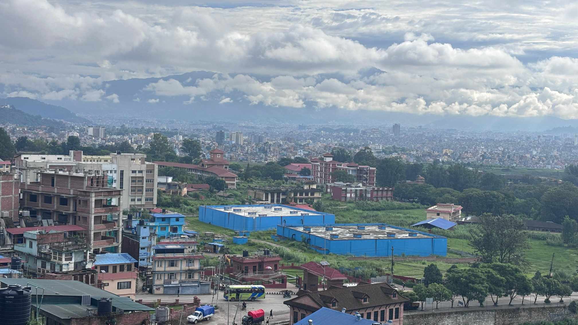 कीर्तिपुरको मनमोहक बिहानी, शान्त प्रकृतिको अनुपम उपहार (तस्वीरहरु)