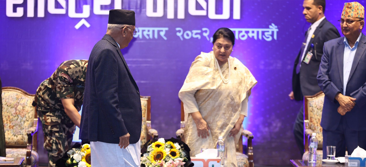 एमालेमा ईश्वरले खोजेको ‘द्वन्द्वको विधिसम्मत प्रकट’ अर्थात्, ओली बहिर्गमन