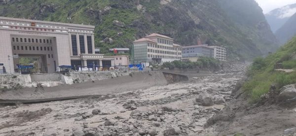 फ्ल्यास फ्लड के हो, किन खतरनाक हुन्छ ?