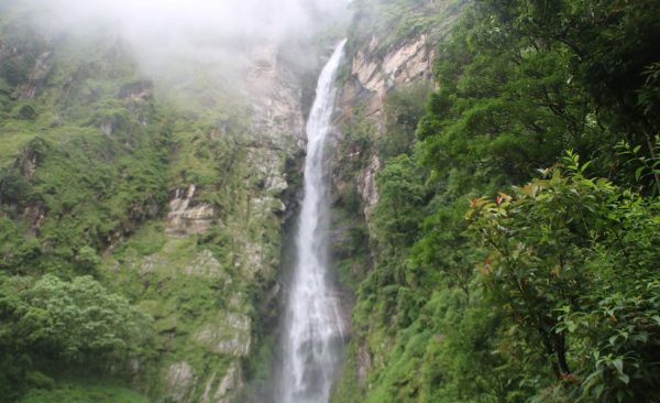 ताप्लेजुङको ढङ्ढङ्गे झरना, अद्वितीय प्राकृतिक सुन्दरता