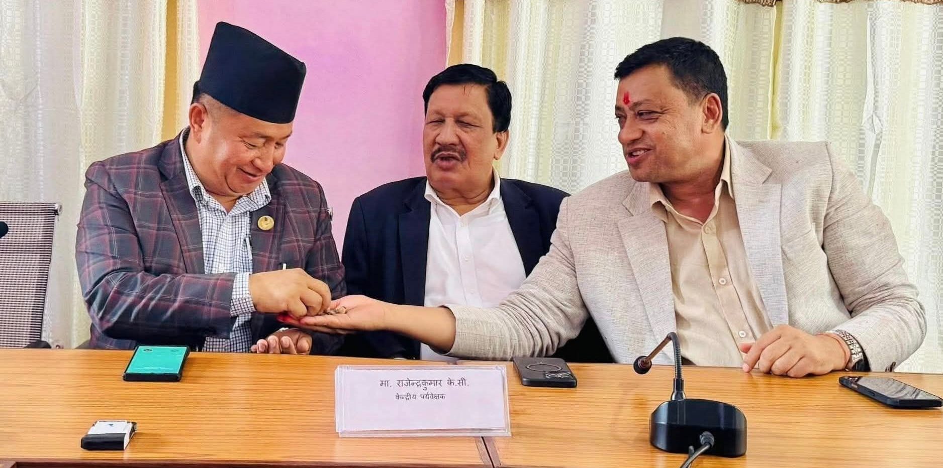पार्टी संसदीय दलको विश्वास गुमाएका बागमतीका मुख्यमन्त्री लामाको पद अब के हुन्छ ?
