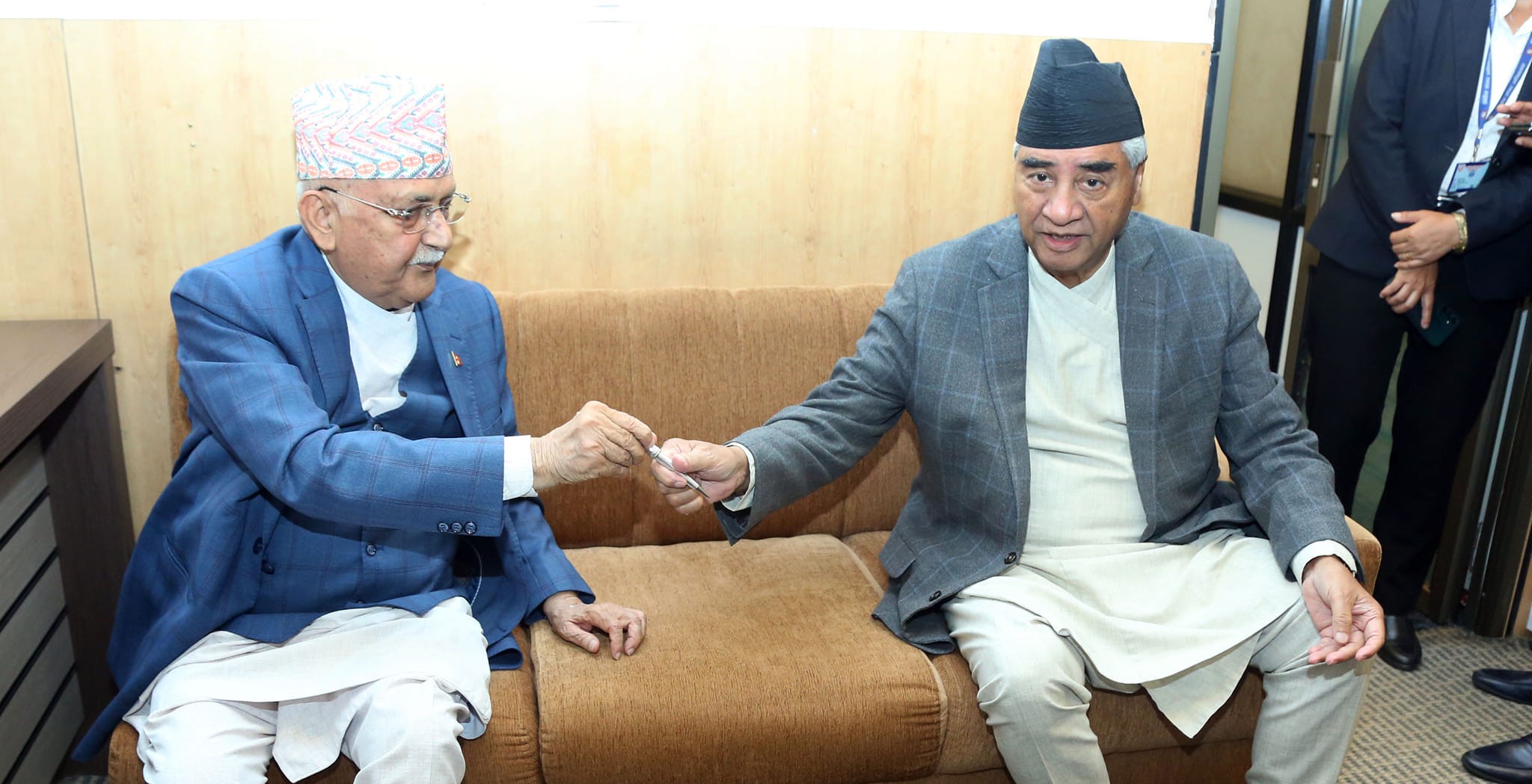 दुई ठूला दलको गठबन्धन असफल देखिने आठ कारण